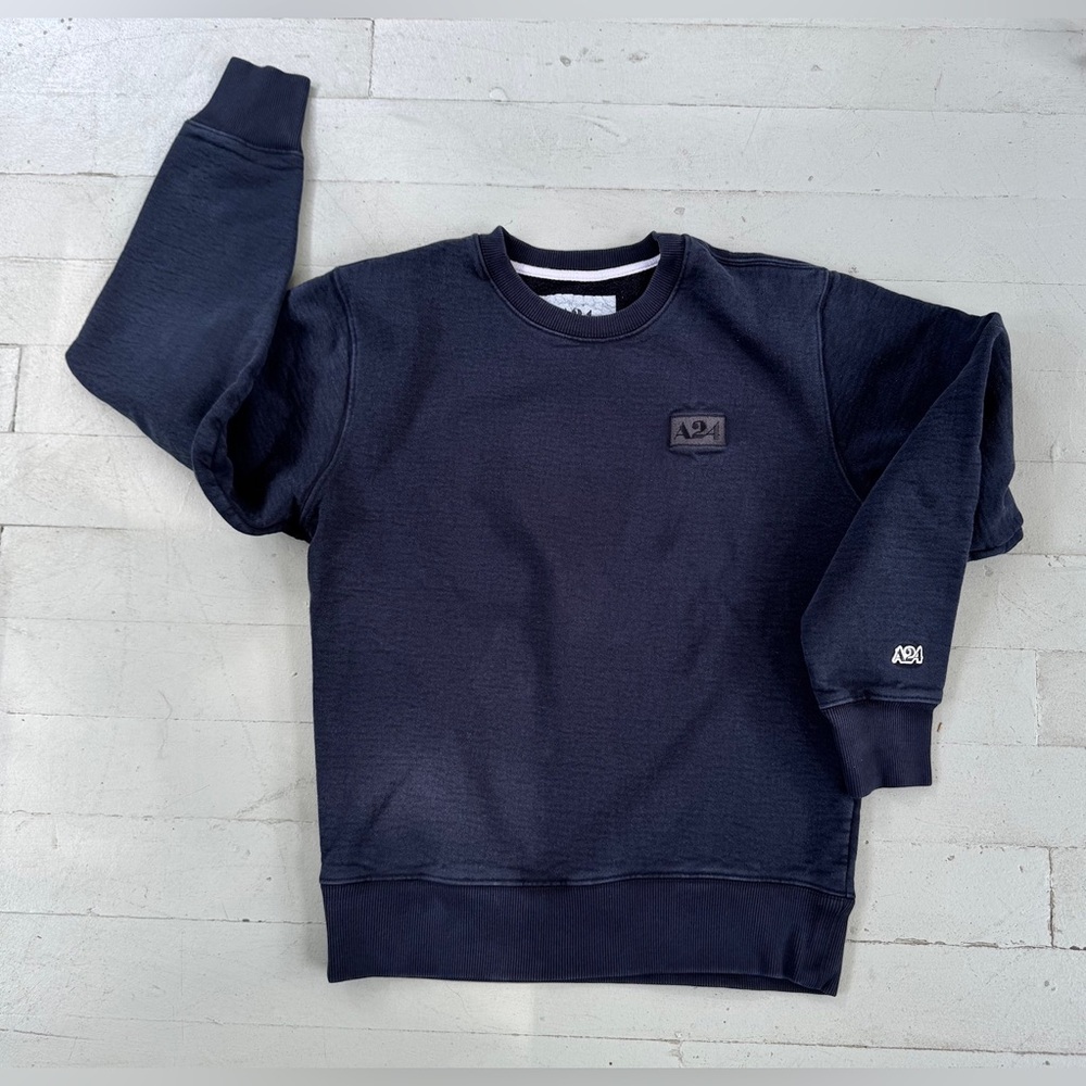 A24 Crewneck Sweatshirt Pullover Navy Size S Logo Patch Movie/Film Production
